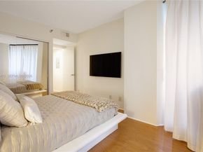 3640 Yacht Club Dr 304, Aventura FL 33180