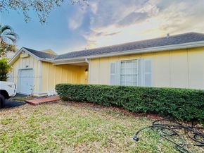 15016 SW 139TH Pl, Miami FL 33186