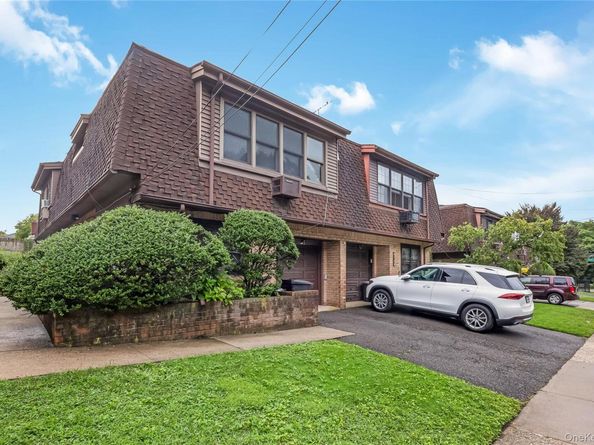 61-26 233 Street, Oakland Gardens NY 11364