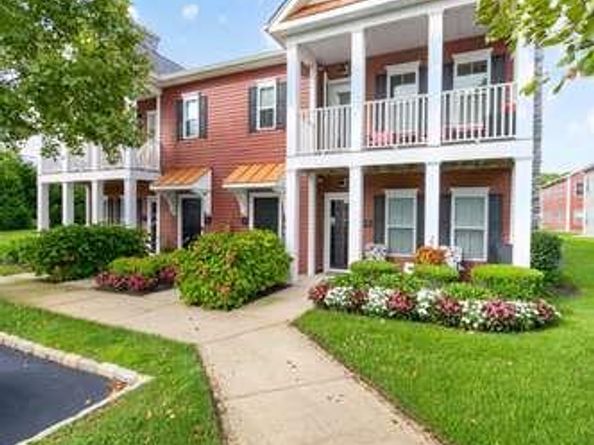 4 Village Drive 4, East Islip NY 11730