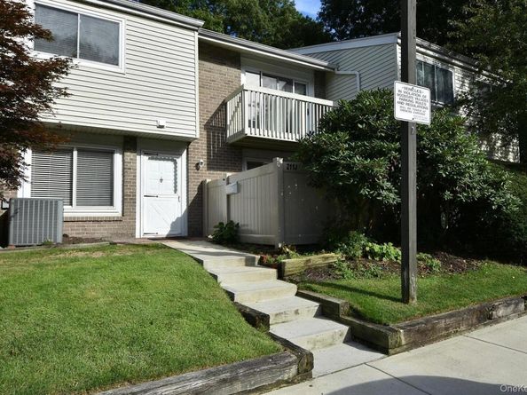 211 Springmeadow Drive J, Holbrook NY 11741
