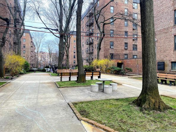 32-23 90th Street 405, East Elmhurst NY 11369