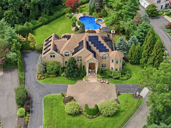 15 Peppermill Lane, Dix Hills NY 11746