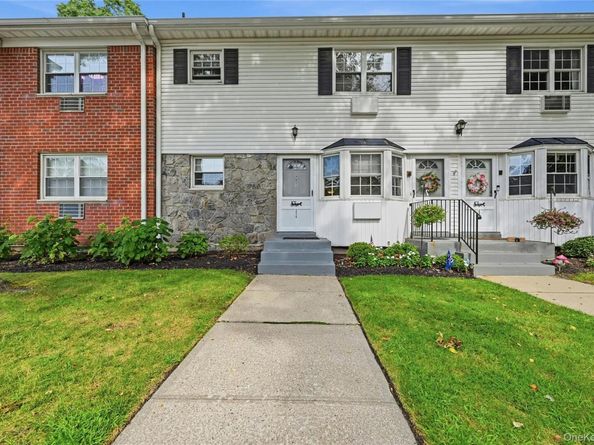 2310 Wilshire Lane 2310, Oakdale NY 11769
