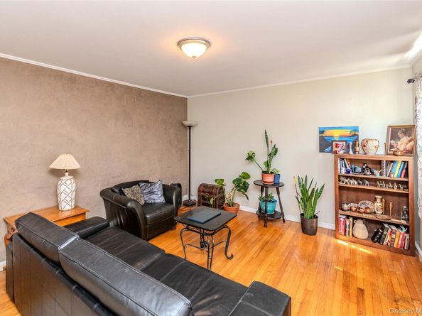 5 N Perkins Avenue, Elmsford NY 10523