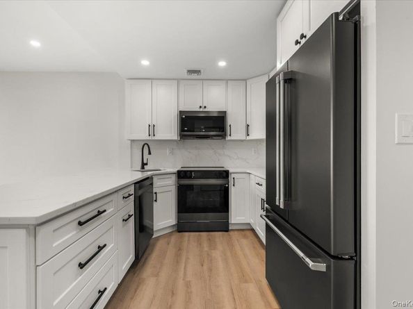 100 Broadway W 4T, Long Beach NY 11561