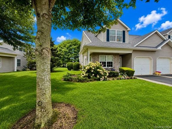 129 Maya Circle, Central Islip NY 11722