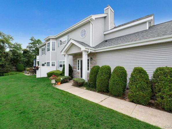 533 Highland Court, Moriches NY 11955