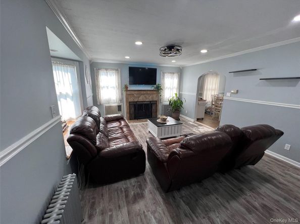 11 Bonaparte Place, Baldwin NY 11510
