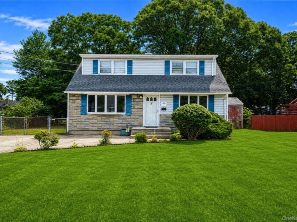 146 Dawn Drive, Centereach NY 11720