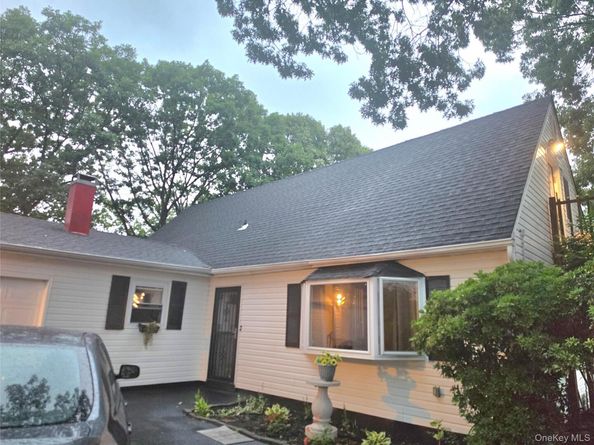 41 Fig Street, Central Islip NY 11722