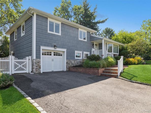 17 Duncan Lane, Huntington NY 11743