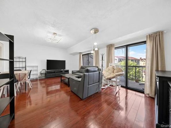 5-38 115th Street 538F, College Point NY 11356