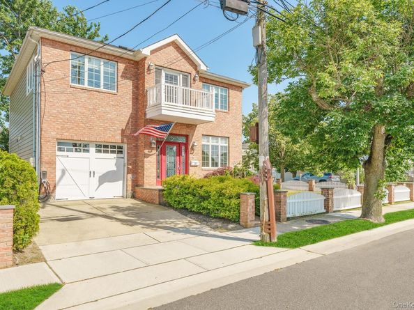 30 East Boulevard, East Rockaway NY 11518