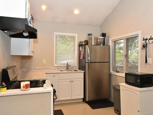 38 Balaton Avenue, Ronkonkoma NY 11779
