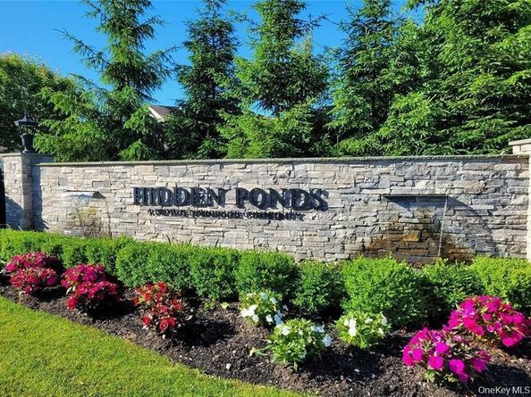 91 Hidden Ponds, Smithtown NY 11787