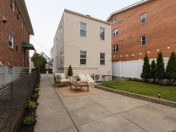 61-17A 165th Streets, Fresh Meadows NY 11365