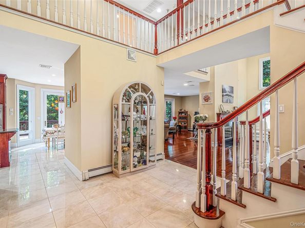 589 Landing Avenue, Smithtown NY 11787