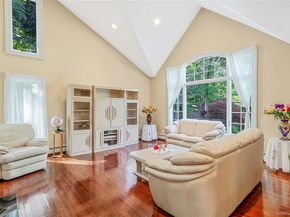 589 Landing Avenue, Smithtown NY 11787