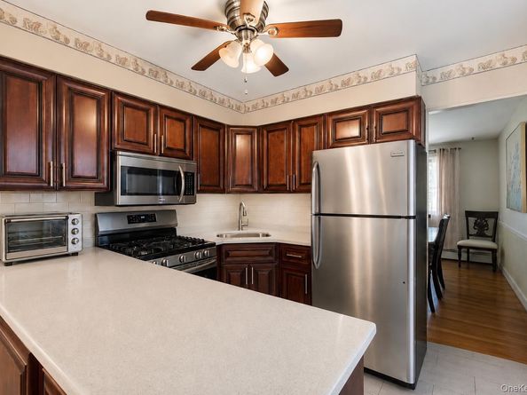26 Valley Street, Ronkonkoma NY 11779