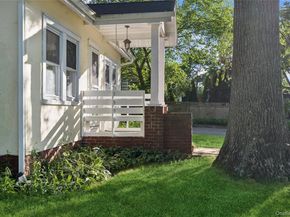 36 Lakeview Court, Ronkonkoma NY 11779