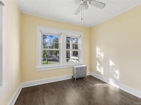 36 Lakeview Court, Ronkonkoma NY 11779