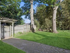 36 Lakeview Court, Ronkonkoma NY 11779