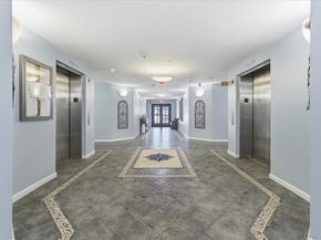 55 Clinton Avenue 401, Rockville Centre NY 11570