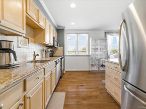 55 Clinton Avenue 401, Rockville Centre NY 11570