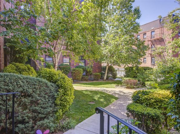 215-40 47th Avenue 3A, Bayside NY 11361