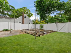 7 Maple Avenue, Holbrook NY 11741
