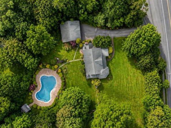 193 Pidgeon Hill Road, South Huntington NY 11746