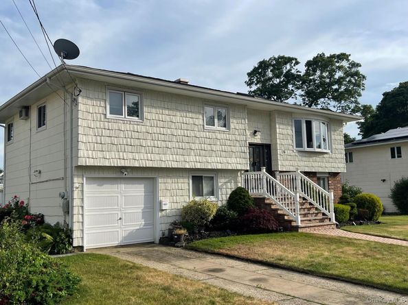 16 Espie Lane, North Babylon NY 11703