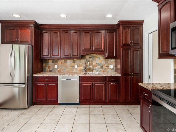 91 Heritage Hills D, Somers NY 10589