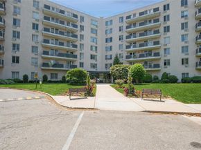 135 Post Avenue 4C, Westbury NY 11590