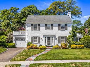 110 Knollwood Road, Rockville Centre NY 11570