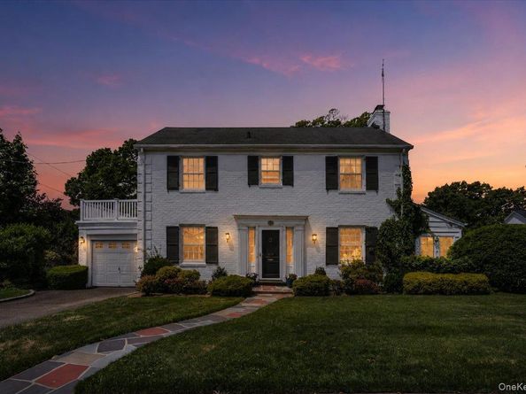 110 Knollwood Road, Rockville Centre NY 11570