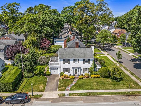 110 Knollwood Road, Rockville Centre NY 11570