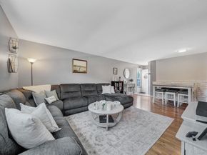 14 Ivy Street 1A, Farmingdale NY 11735
