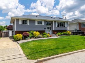 139 Baker Court, Island Park NY 11558