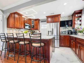 3 Ash Court, Hempstead NY 11550
