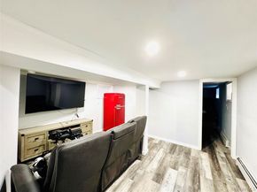 6220 80th Road, Glendale NY 11385