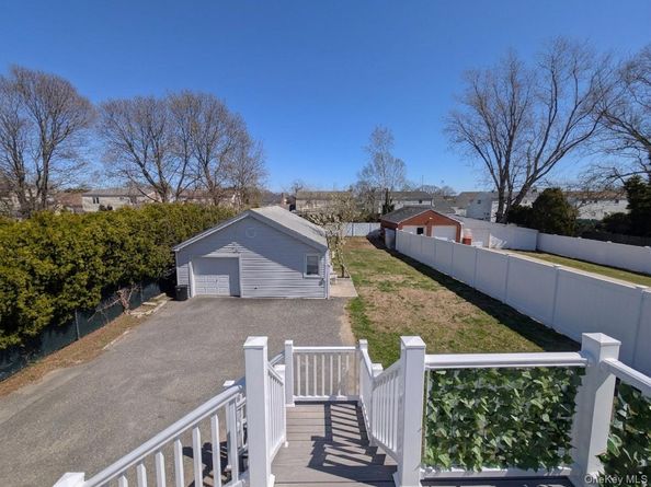 643 MIDVALE Avenue, East Meadow NY 11554