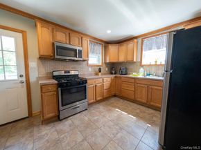 643 MIDVALE Avenue, East Meadow NY 11554