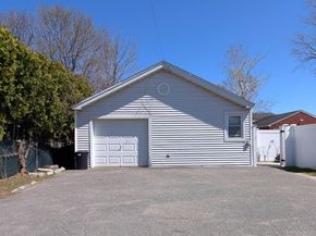 643 MIDVALE Avenue, East Meadow NY 11554