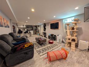 643 MIDVALE Avenue, East Meadow NY 11554