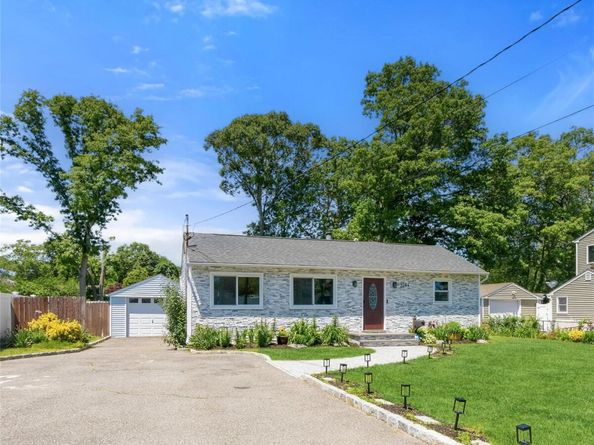 1084 Hyman Avenue, Bay Shore NY 11706