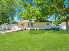 34 Windus Drive, Shirley NY 11967