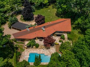 17 Forest Drive, Sands Point NY 11050