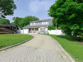 299 Mount Vernon Avenue, Medford NY 11763